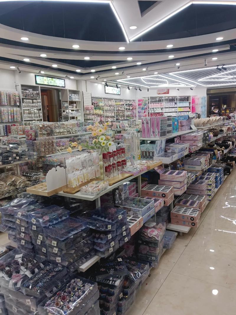 楚寒衣的小说：梦想与现实的交织